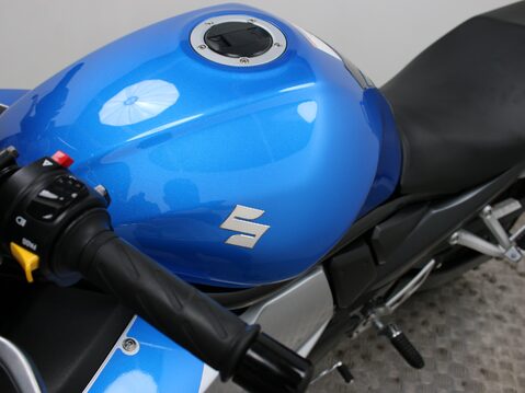 Suzuki GSX650 GSX650FA L0 30