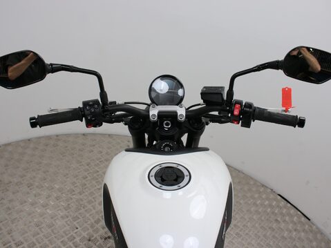 Triumph Trident TRIDENT 660 14