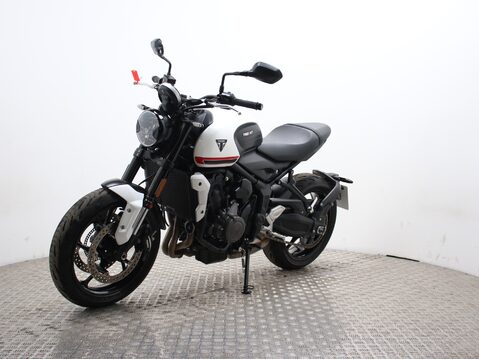 Triumph Trident TRIDENT 660 6