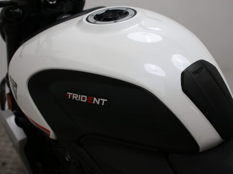 Triumph Trident TRIDENT 660 27