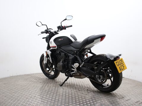 Triumph Trident TRIDENT 660 9