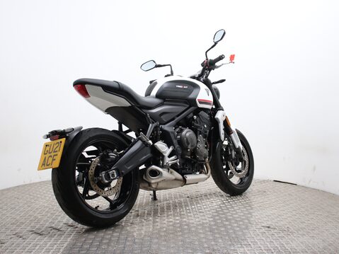 Triumph Trident TRIDENT 660 12