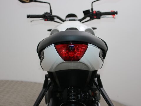 Triumph Trident TRIDENT 660 31