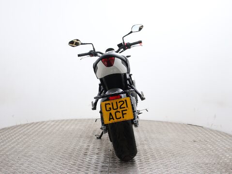 Triumph Trident TRIDENT 660 11