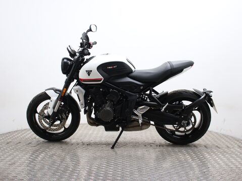 Triumph Trident TRIDENT 660 8
