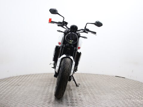 Triumph Trident TRIDENT 660 5