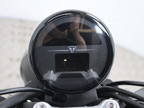 Triumph Trident TRIDENT 660 15