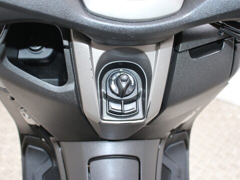 Yamaha Nmax 125 GPD125-A ABS 20