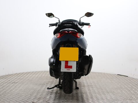Yamaha Nmax 125 GPD125-A ABS 11