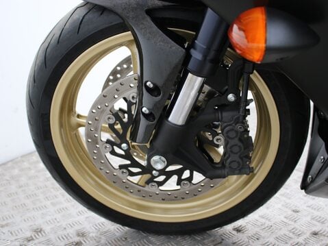 Yamaha R1 R1 (11MY) 24