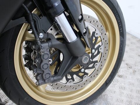 Yamaha R1 R1 (11MY) 18