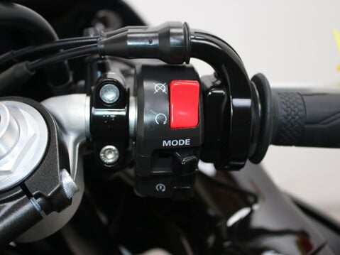 Yamaha R1 R1 (11MY) 20