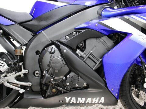 Yamaha R1 21