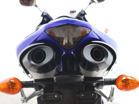 Yamaha R1 30