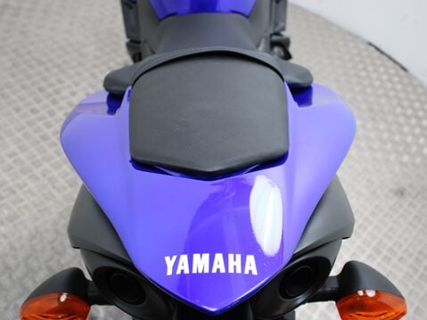 Yamaha R1 29