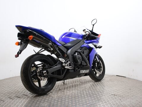 Yamaha R1 12