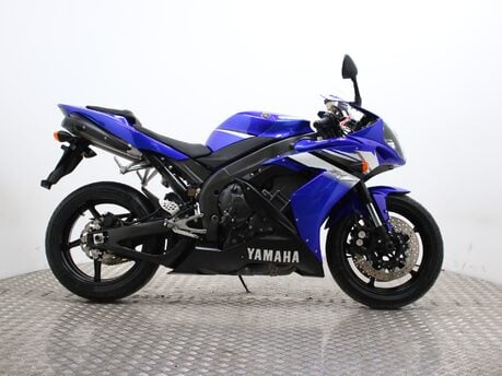 Yamaha R1 
