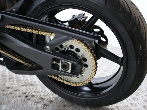 Yamaha R1 28
