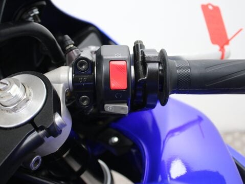 Yamaha R1 18