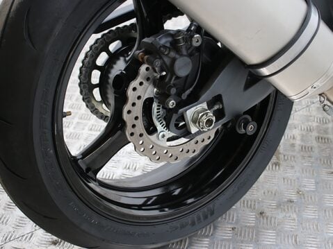 Kawasaki Ninja ZX-10R ZX 1000 JBF 24