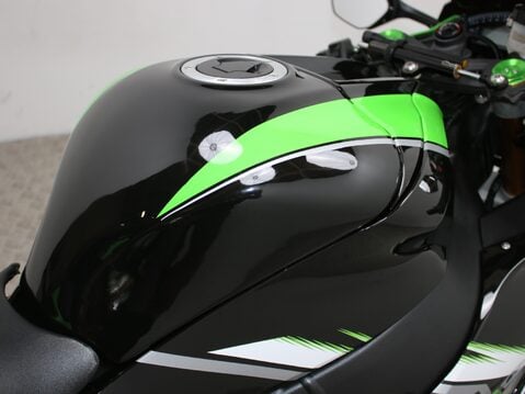Kawasaki Ninja ZX-10R ZX 1000 JBF 20