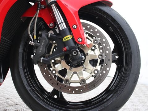 Honda CBR1000RR Fireblade CBR 1000 RR-6 21