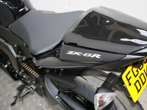 Kawasaki ZX-6R ZX 600 R9F 37