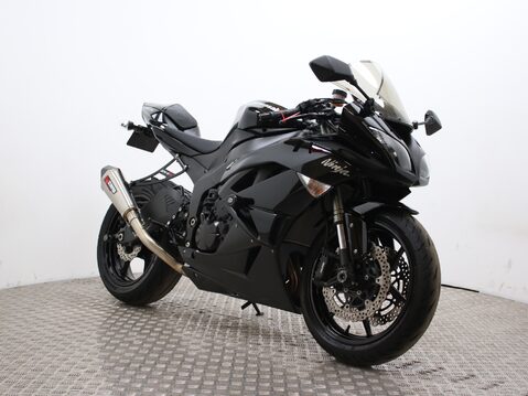 Kawasaki ZX-6R ZX 600 R9F 3
