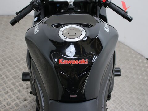 Kawasaki ZX-6R ZX 600 R9F 17
