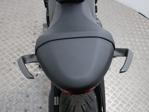 Triumph Trident TRIDENT 660 15