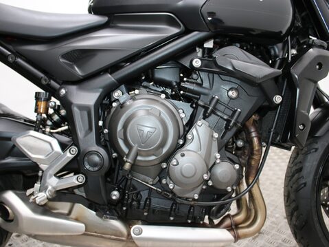 Triumph Trident TRIDENT 660 27