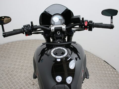 Triumph Trident TRIDENT 660 25