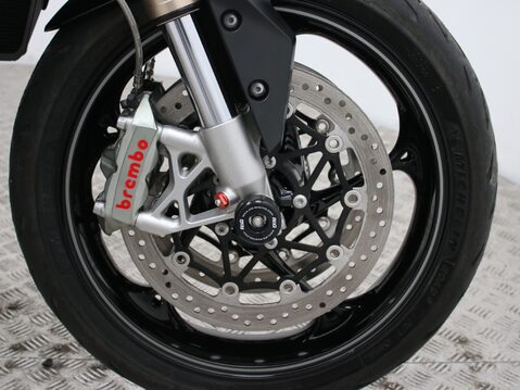 Triumph Speed Triple 1050 SPEED TRIPLE S 23
