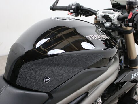 Triumph Speed Triple 1050 SPEED TRIPLE S 21