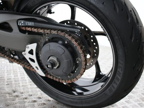 Triumph Speed Triple 1050 SPEED TRIPLE S 31