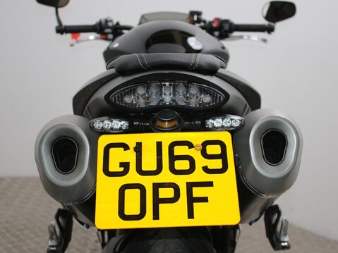Triumph Speed Triple 1050 SPEED TRIPLE S 32
