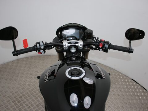 Triumph Speed Triple 1050 SPEED TRIPLE S 14
