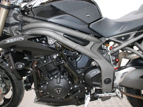 Triumph Speed Triple 1050 SPEED TRIPLE S 28