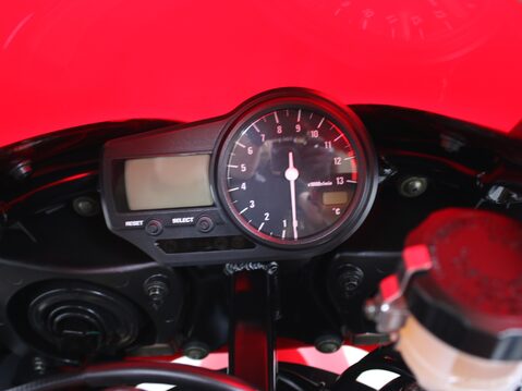 Yamaha R1 YZF R1 27