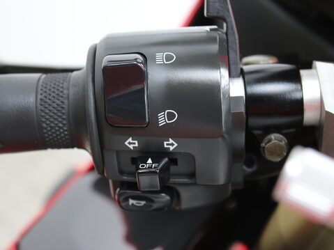 Yamaha R1 YZF R1 25