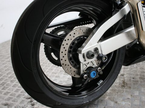 Yamaha R1 YZF R1 31
