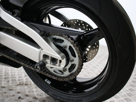 Yamaha R1 YZF R1 32