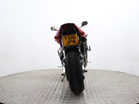 Yamaha R1 YZF R1 11