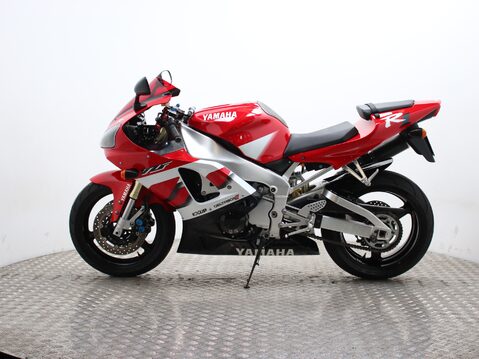 Yamaha R1 YZF R1 8