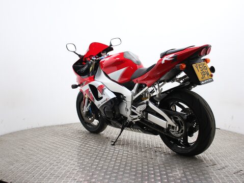 Yamaha R1 YZF R1 9