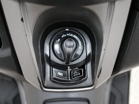 Yamaha Nmax 125 GPD125-A ABS 27