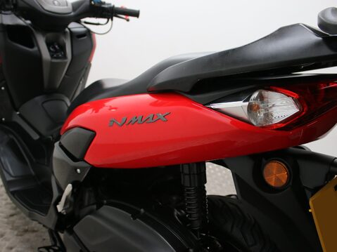 Yamaha Nmax 125 GPD125-A ABS 17