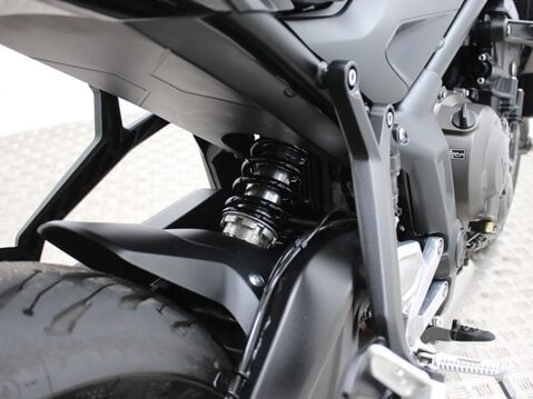 Triumph Trident TRIDENT 660 26