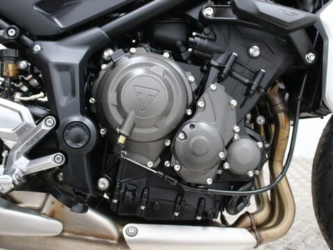 Triumph Trident TRIDENT 660 29
