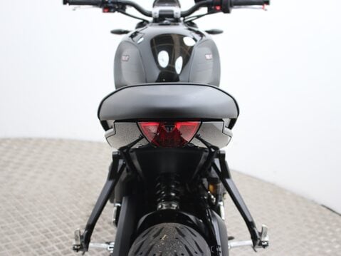 Triumph Trident TRIDENT 660 34